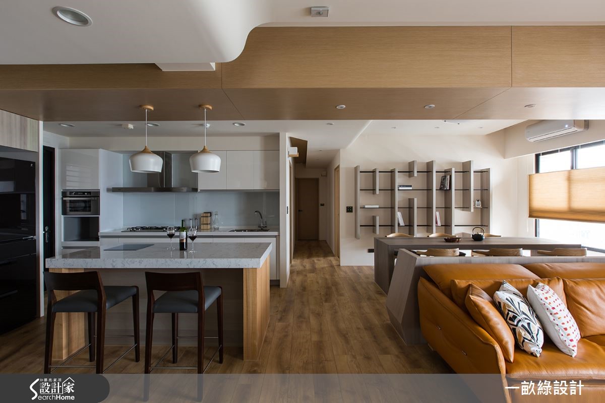 有一定社經地位、熱愛音樂的男主人，為了一圓自己的休